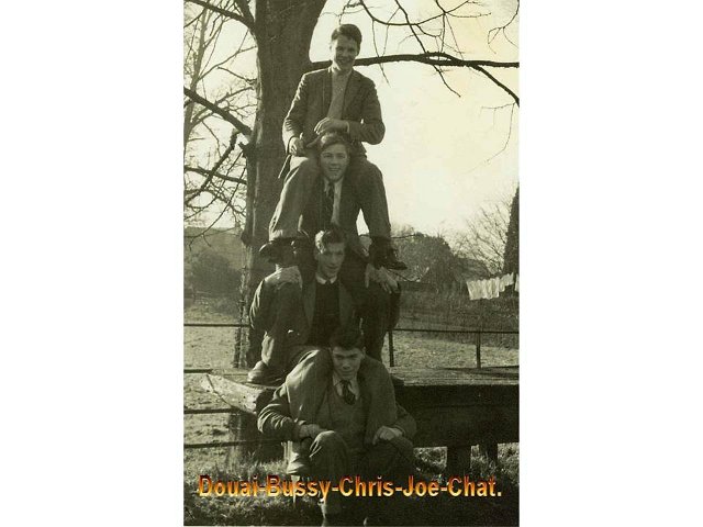 Bussy, Joe, Chris, Chat