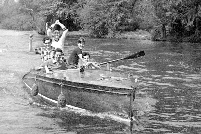 Caversham - Treays at the wheel with Butler, Sullivan, Flint and Murphy O'Connor